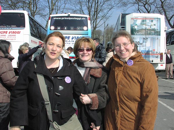 Paola Zufolo, Daniela Mozzini,Giuliana Baroni, membre SEV dal Ticino alla marcia mondiale delle donne2010.JPG