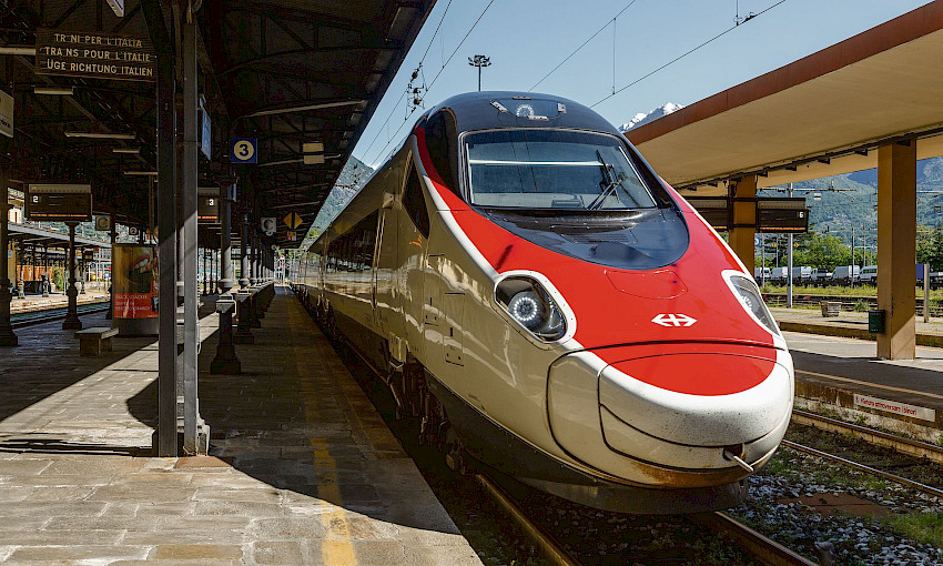 Les CFF desservent l’Allemagne et l’Italie avec des ETR 610. La CE souhaite également voir bientôt des trains Flixtrain entre Zurich et Munich. © CFF